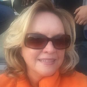 Meet your Posher, Janifer